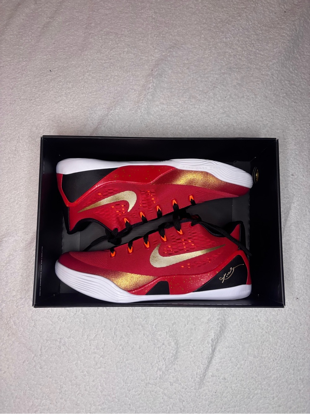 Men's Athletic Basketball Shoes - Red with Gold Swoosh